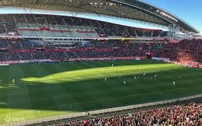 湖人狂胜！詹姆斯31+10差一点三双，东契奇单节14分挑起大梁，艾顿太猛了